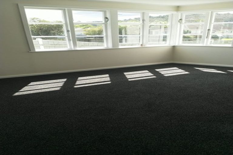 Photo of property in 1/37 Biddle Crescent, Taita, Lower Hutt, 5011