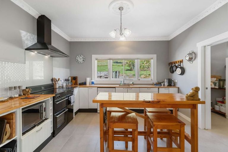 Photo of property in 9 Feltham Street, Hunterville, 4730