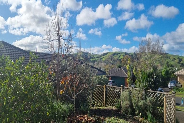 Photo of property in 72 Cabeleigh Drive, Helensville, 0800