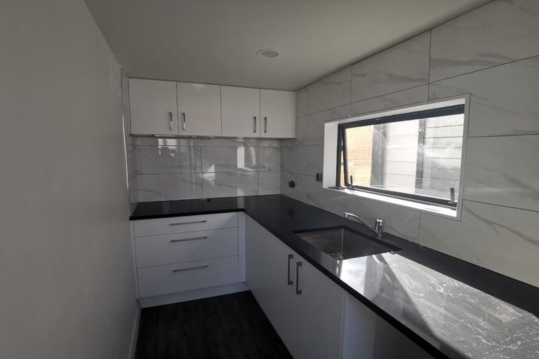 Photo of property in 37 Rathmullen Place, Pinehill, Auckland, 0632