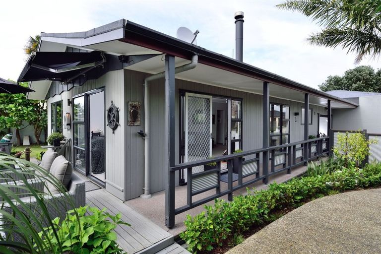 Photo of property in 3b Lillian Place, Orewa, 0931