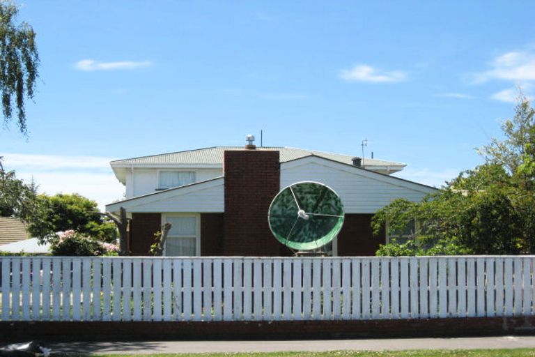 Photo of property in 250 Avonhead Road, Avonhead, Christchurch, 8042