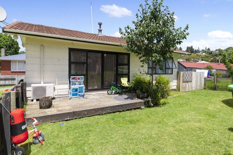 Photo of property in 77 Thomas Crescent, Western Heights, Rotorua, 3015