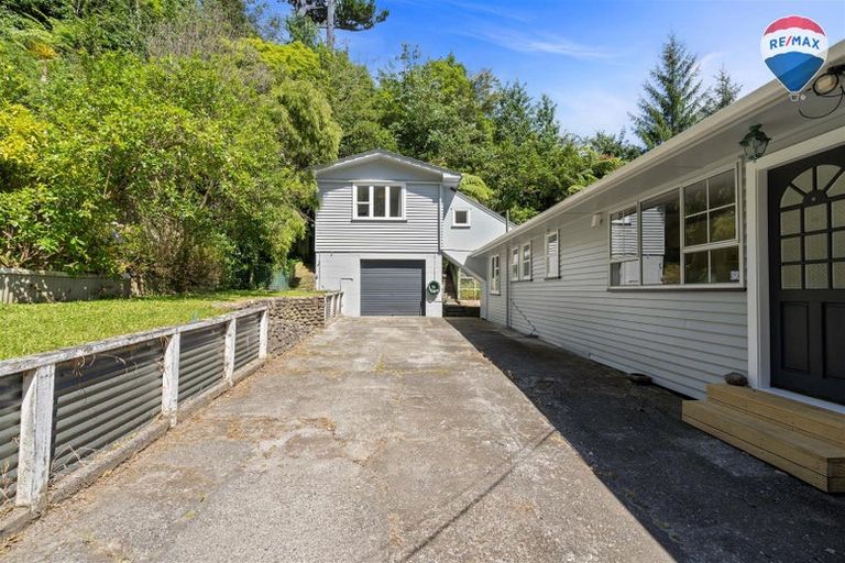Photo of property in 21 Thomson Grove, Stokes Valley, Lower Hutt, 5019