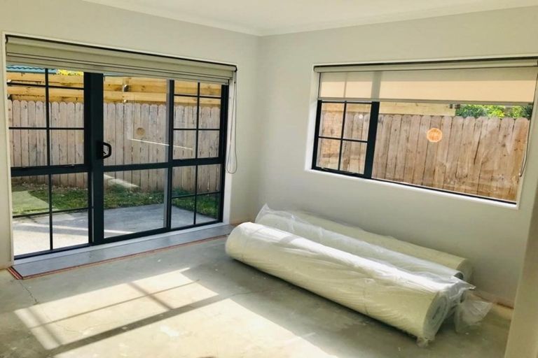 Photo of property in 66 De Havilland Drive, Goodwood Heights, Auckland, 2105