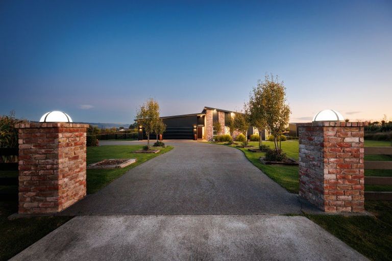 Photo of property in 9 Paterson Lane, Kelvin Grove, Palmerston North, 4470