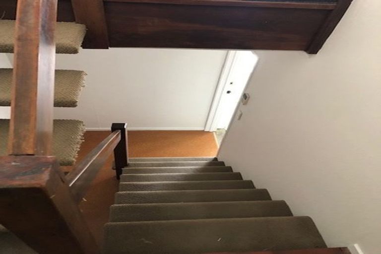 Photo of property in 4 Sispara Place, Beach Haven, Auckland, 0626