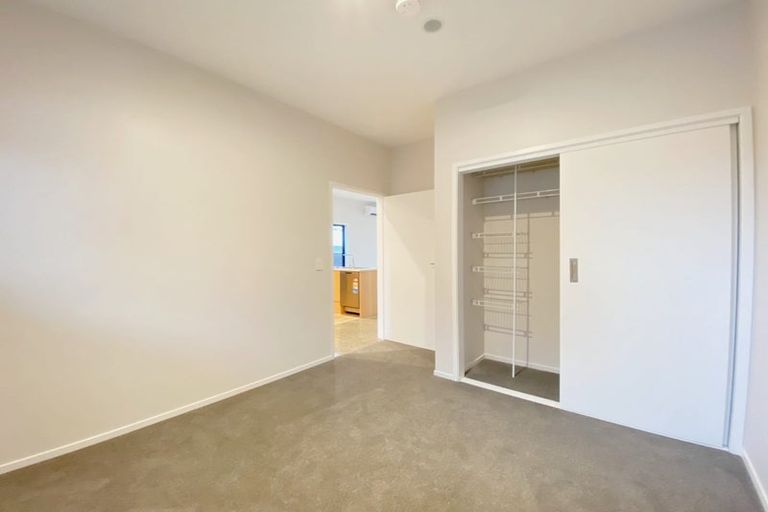 Photo of property in 11 Whakarato Way, Takanini, 2112