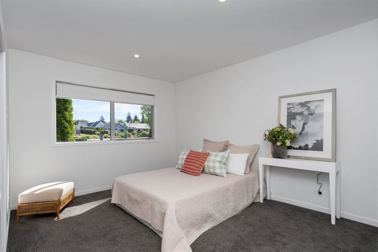 Photo of property in 28 Oakgrove Drive, Rangiora, 7400