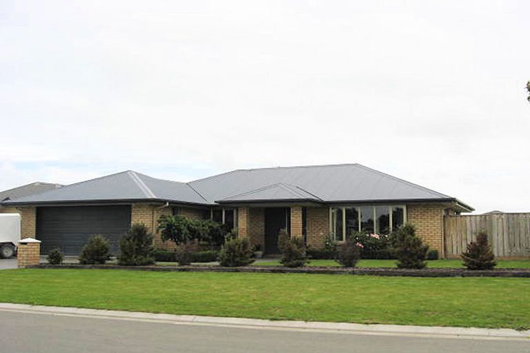 Photo of property in 11 Cairnbrae Drive, Prebbleton, 7604