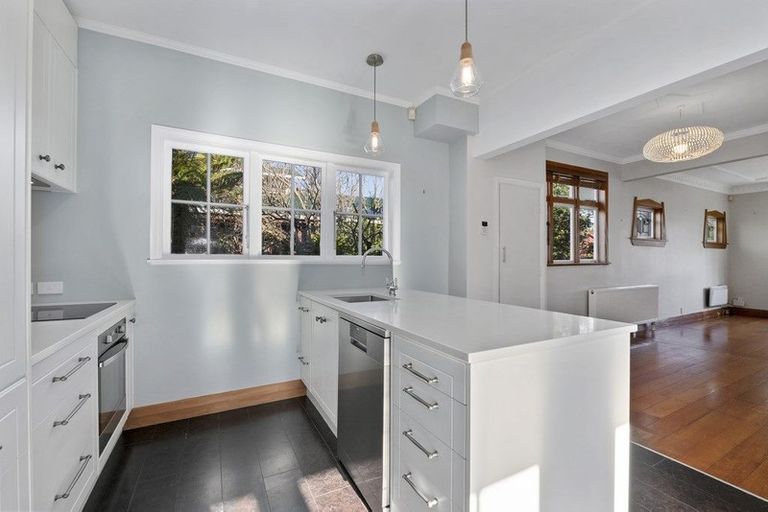 Photo of property in 24 Fitzherbert Street, Alicetown, Lower Hutt, 5010