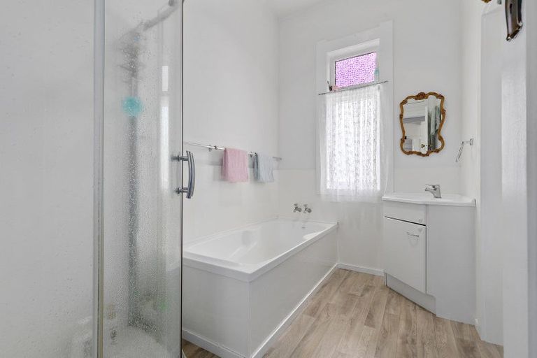 Photo of property in 14 Farmer Street, Te Aroha, 3320