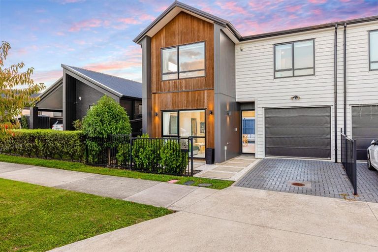 Photo of property in 24a Lumbarda Drive, Kumeu, 0810