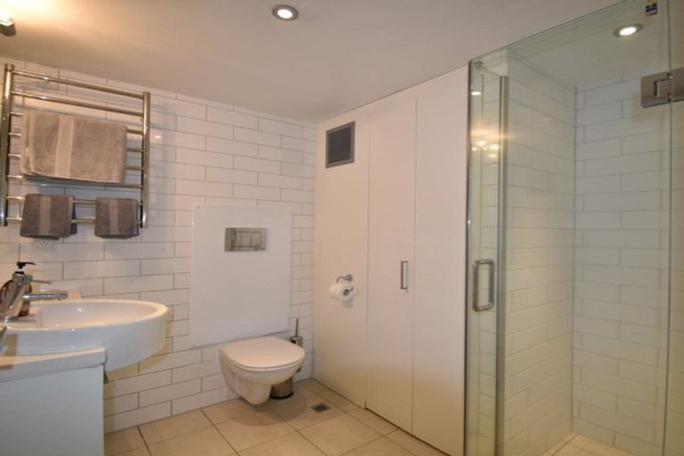 Photo of property in The Capital, 370 Oriental Parade, Oriental Bay, Wellington, 6011