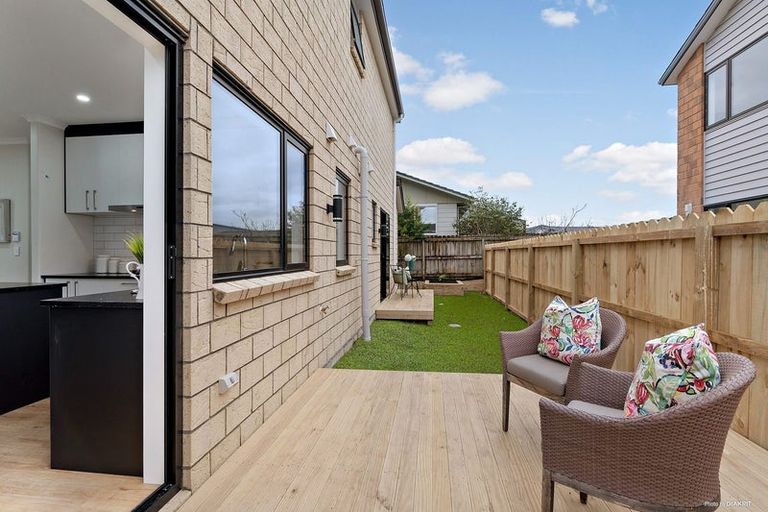 Photo of property in 24 Reelick Avenue, Pakuranga Heights, Auckland, 2010