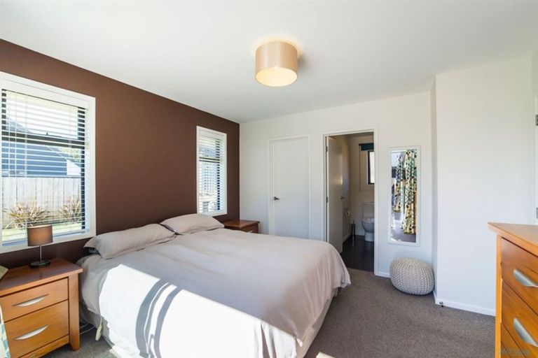 Photo of property in 17 Myles Way, Lower Shotover, Queenstown, 9304