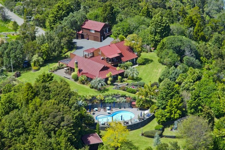 Photo of property in 105 Tahunatapu Road, Parua Bay, Whangarei, 0174