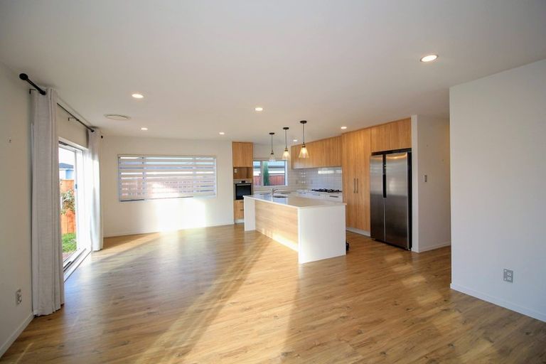 Photo of property in 33 Nobilo Road, Kumeu, 0810