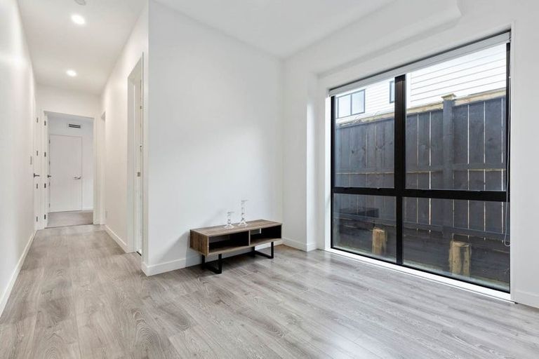 Photo of property in 4 Puruatanga Drive, Flat Bush, Auckland, 2019