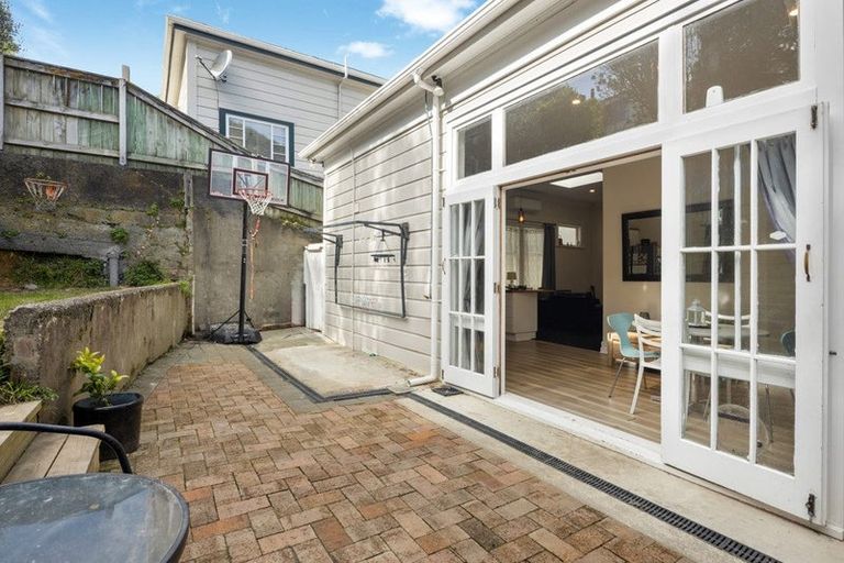 Photo of property in 28 Medway Street, Island Bay, Wellington, 6023