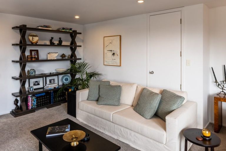 Photo of property in 1/12 Craig Road, Milford, Auckland, 0620