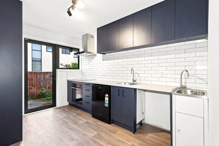 Photo of property in 39 Hills Road, Edgeware, Christchurch, 8013