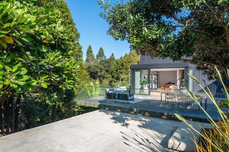 Photo of property in 2/42 Island Road, Beach Haven, Auckland, 0626