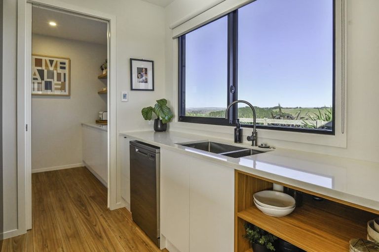 Photo of property in 69a Pirau Road, Fernhill, Napier, 4183