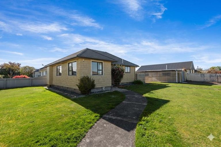 Photo of property in 73 Tauiwi Crescent, Hei Hei, Christchurch, 8042
