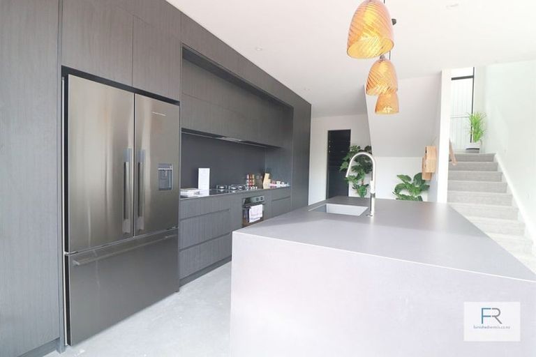 Photo of property in 4 Tapuwae Way, Mangere Bridge, Auckland, 2022