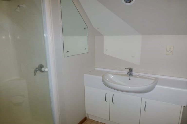 Photo of property in 3/194 Whangaparaoa Road, Red Beach, 0932