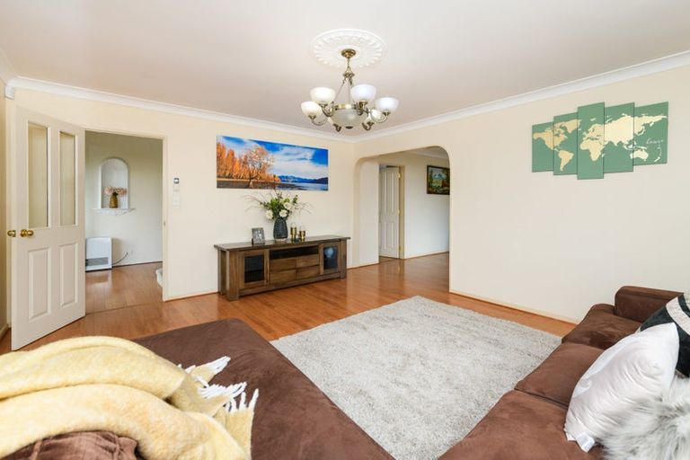 Photo of property in 2 Rosebank Avenue, Kelvin Grove, Palmerston North, 4414
