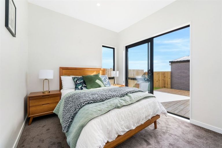 Photo of property in 34 Morus Road, Massey, Auckland, 0614