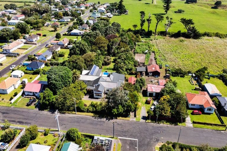 Photo of property in 8 Hadfield Street, Patea, 4520