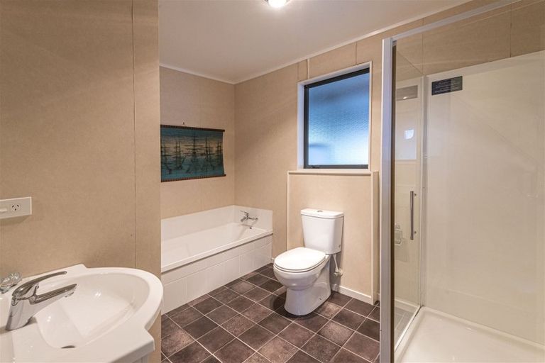 Photo of property in 34 View Road, Hikurangi, 0114