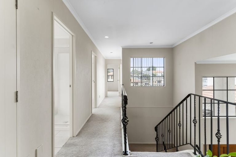 Photo of property in 73 Meadowland Drive, Somerville, Auckland, 2014