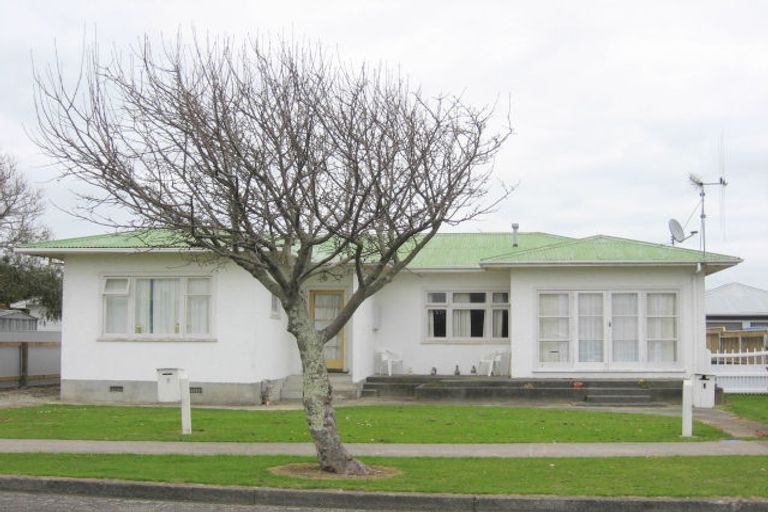 Photo of property in 22 Wilton Street, Levin, 5510