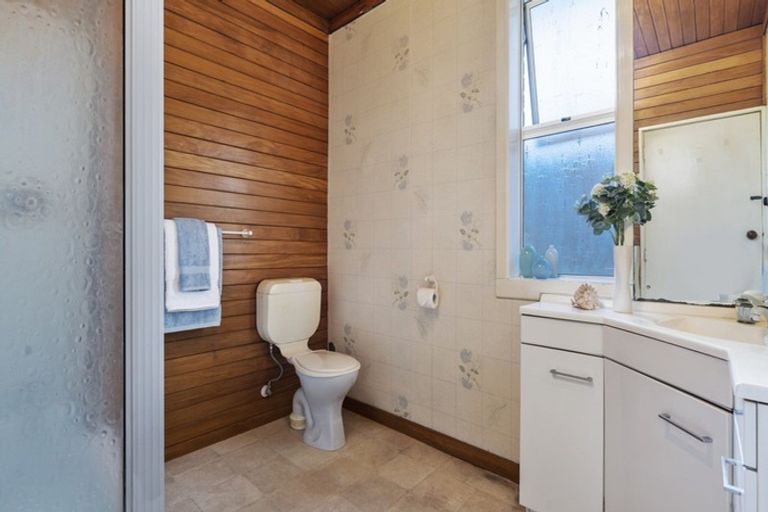 Photo of property in 27 Tukapa Street, Westown, New Plymouth, 4310