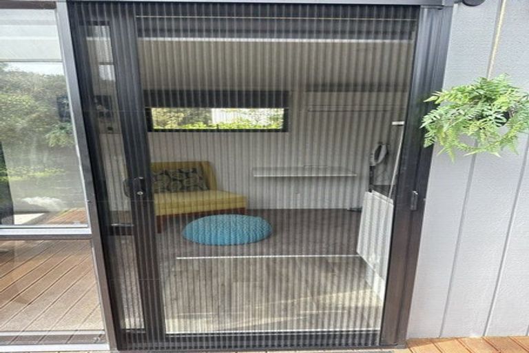 Photo of property in 8 Glendawn Place, Bayview, Auckland, 0629