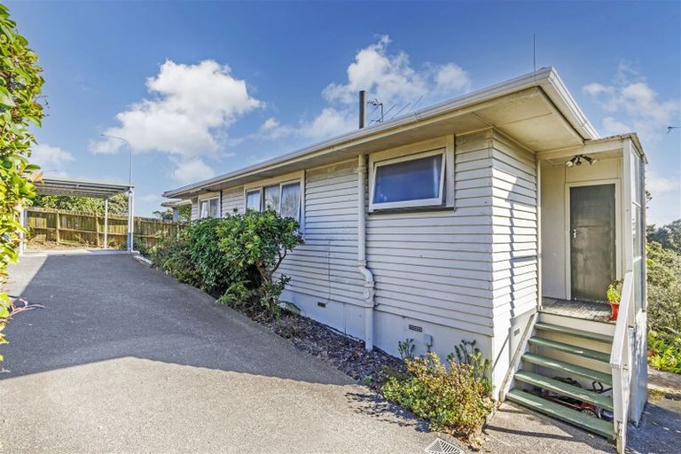 Photo of property in 399 Wairau Road, Totara Vale, Auckland, 0629