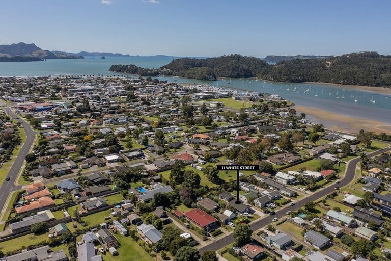Photo of property in 11 White Street, Whitianga, 3510
