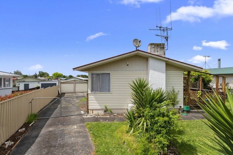 Photo of property in 15 Rosalind Street, Deanwell, Hamilton, 3206