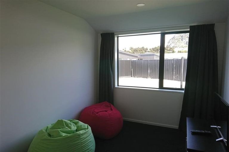 Photo of property in 40 Marbleleaf Lane, Albert Town, Wanaka, 9305