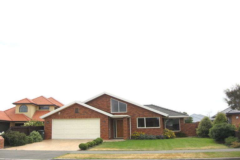 Photo of property in 38 Forest Drive, Parklands, Christchurch, 8083