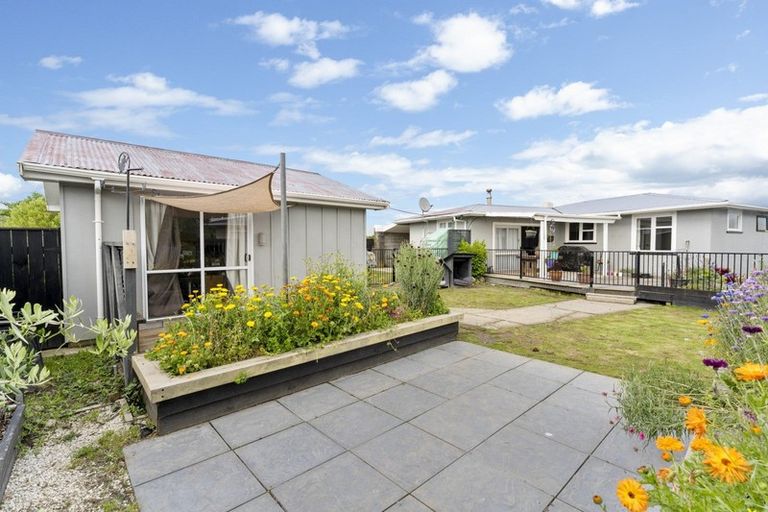 Photo of property in 16 Totara Street, Otaki, 5512