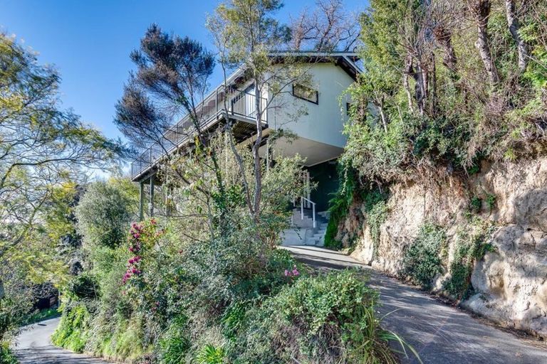 Photo of property in 27 Burns Road, Hospital Hill, Napier, 4110