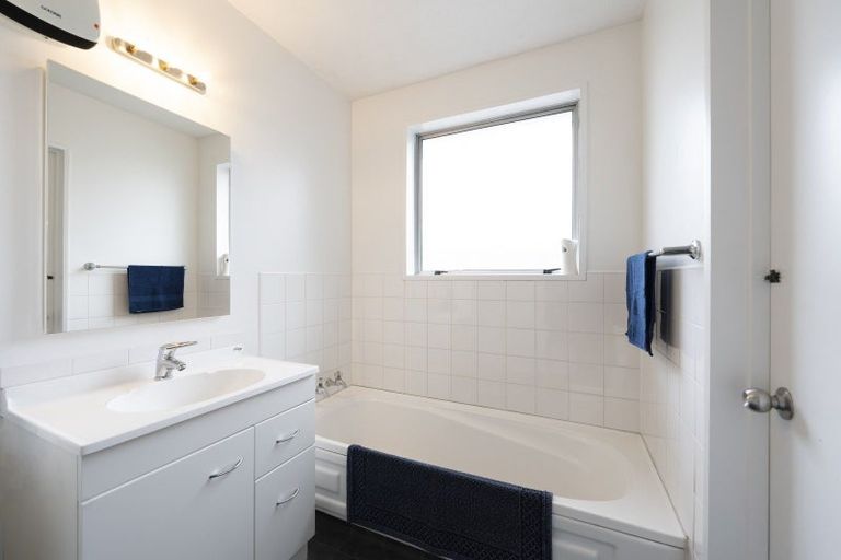 Photo of property in 10 Te Maru Place, Redwood, Christchurch, 8051