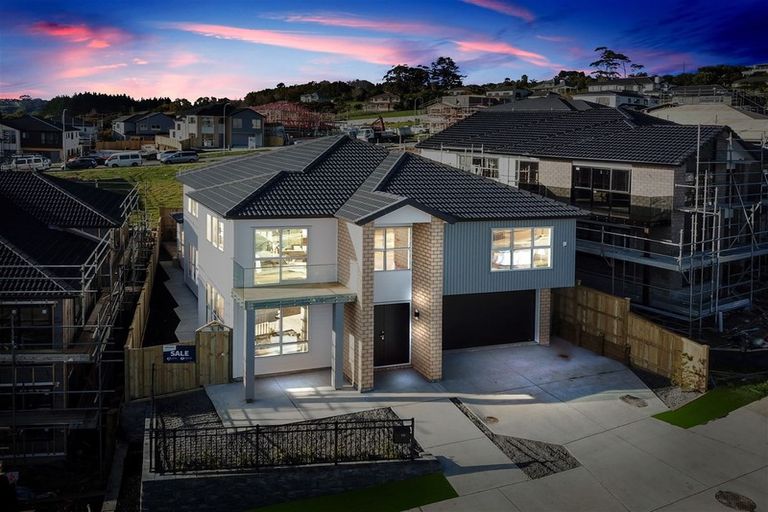 Photo of property in 10 Aklander Rise, Flat Bush, Auckland, 2019