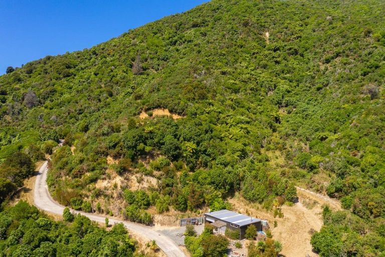 Photo of property in 42 Waimarama Street, Waikawa, Picton, 7220