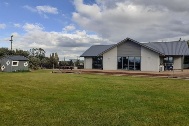 Photo of property in 25 Riversdale-waikaia Road, Riversdale, 9776